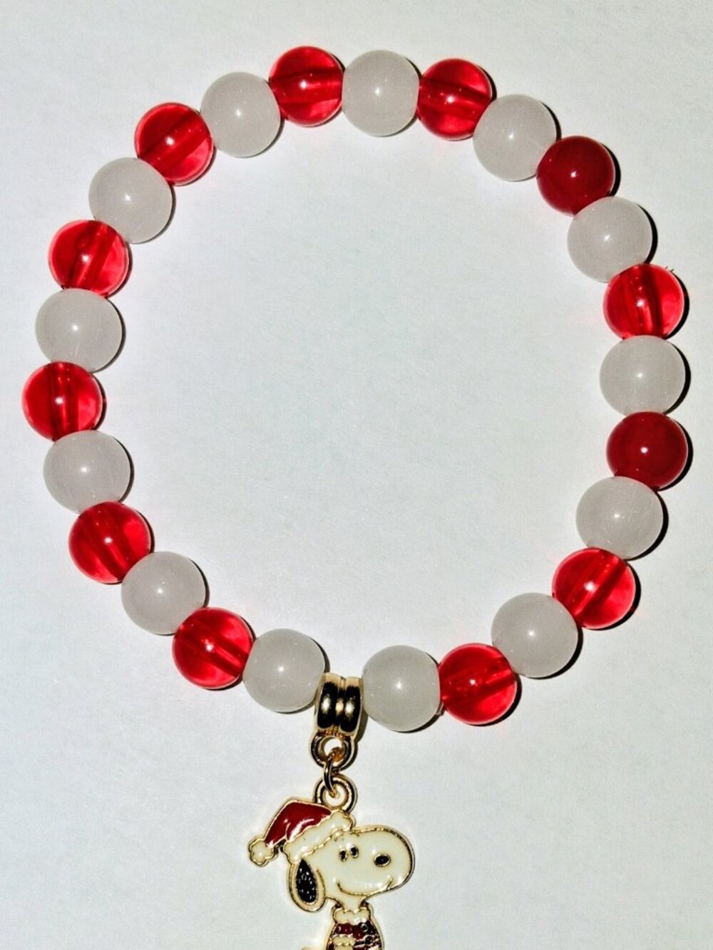 🎅 CHRISTMAS SNOOPY BEADED BRACELET